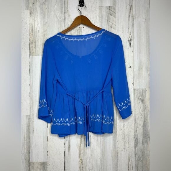 Zinga Girls Bohemian Floral Embroidered Top Blue White Size Large - Picture 2 of 8